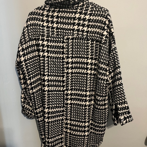 Stitch + Feather Robin Herringbone Shacket - Picture 5 of 5